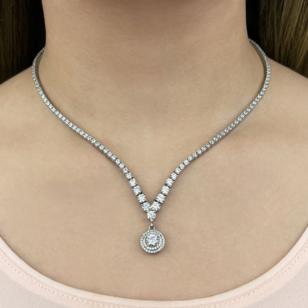 Remarkable Plunging V Neck Diamond Necklace 