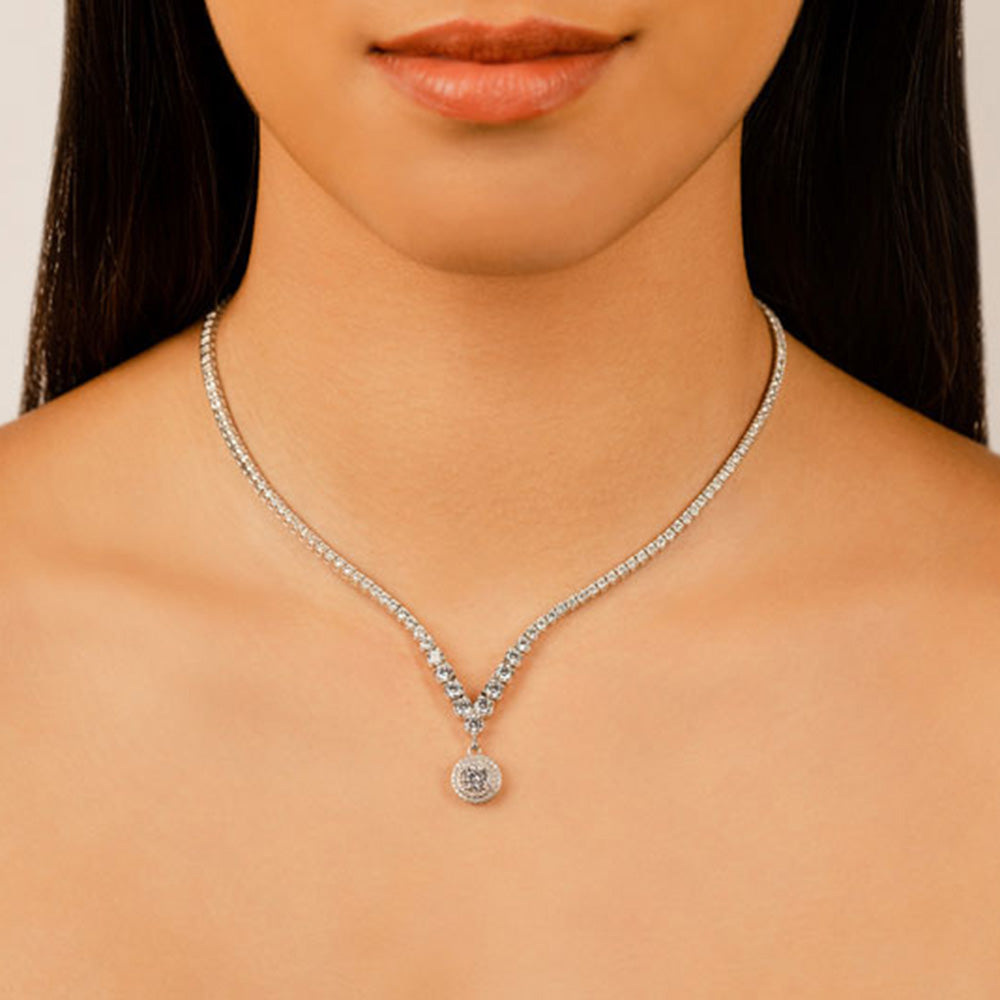 Remarkable Plunging V Neck Diamond Necklace 